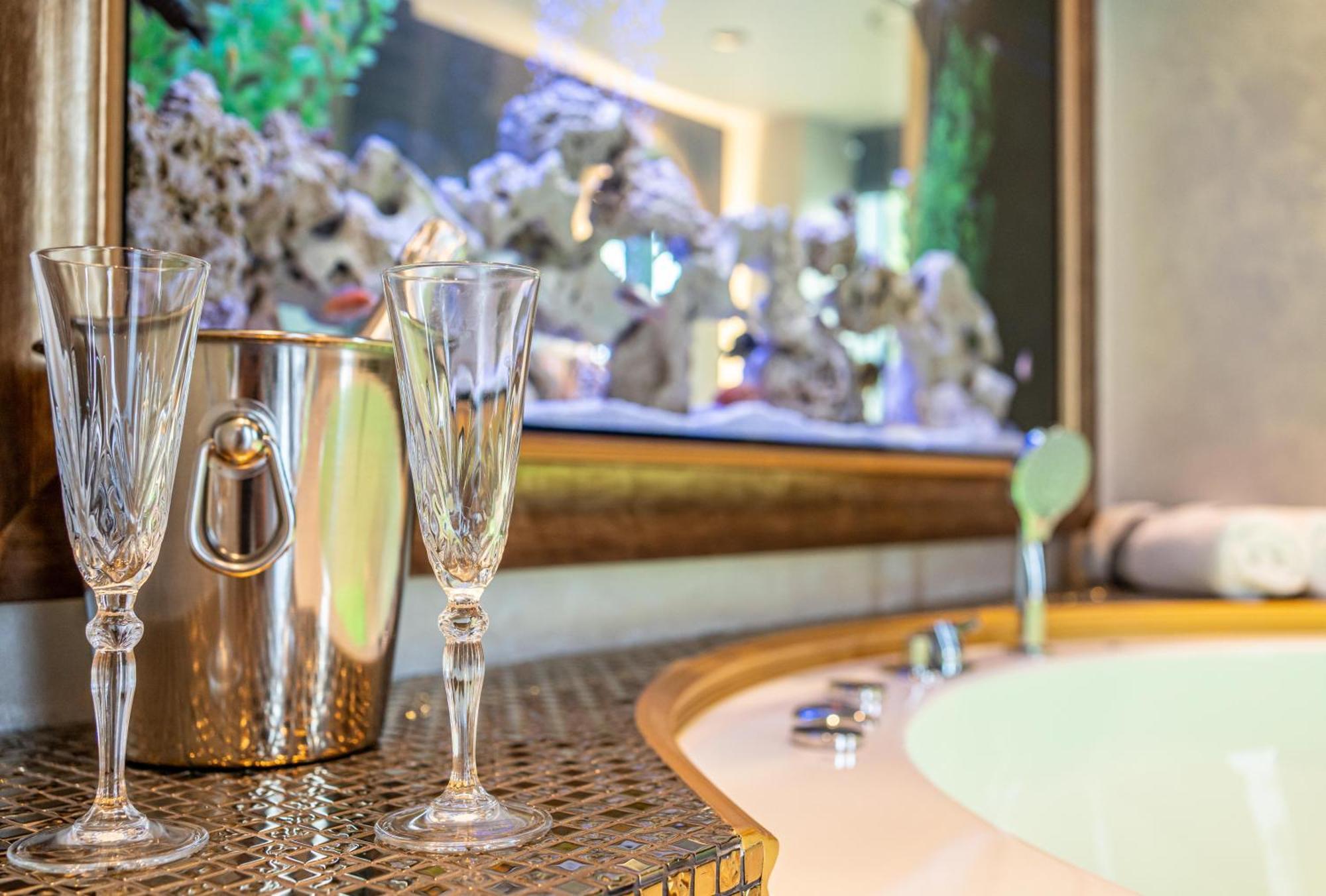 Jacuzzi Exotica Apartment Клайпеда Екстериор снимка